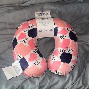 Room2Room Memory foam travel neck pillow